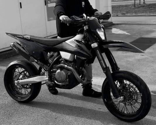 Comment choisir ses jantes supermotard ? Guide complet des jantes supermotard 17 pouces, 16.5 compétition et largeurs adaptées | WheelX - Parts