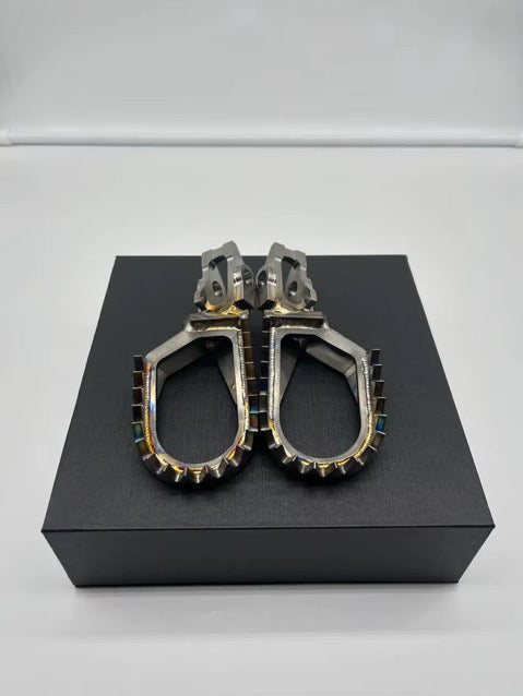 Titanium footpegs - WheelX